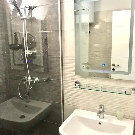 Penthouse 6 Gjiri I Lalzit Dıraç