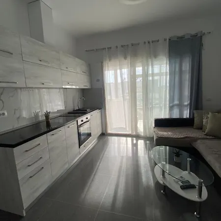 Tatil Evi Penthouse 6 Gjiri I Lalzit Dıraç